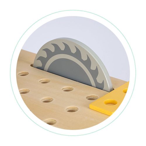 Fa barkács asztal szerszámokkalm krétatáblával 47 darab