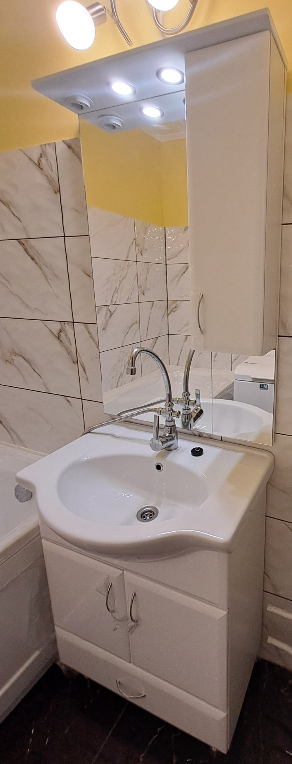 Bianca Plus 65 komplett fürdőszobabútor, aida dió színben, jobbos nyitási irány