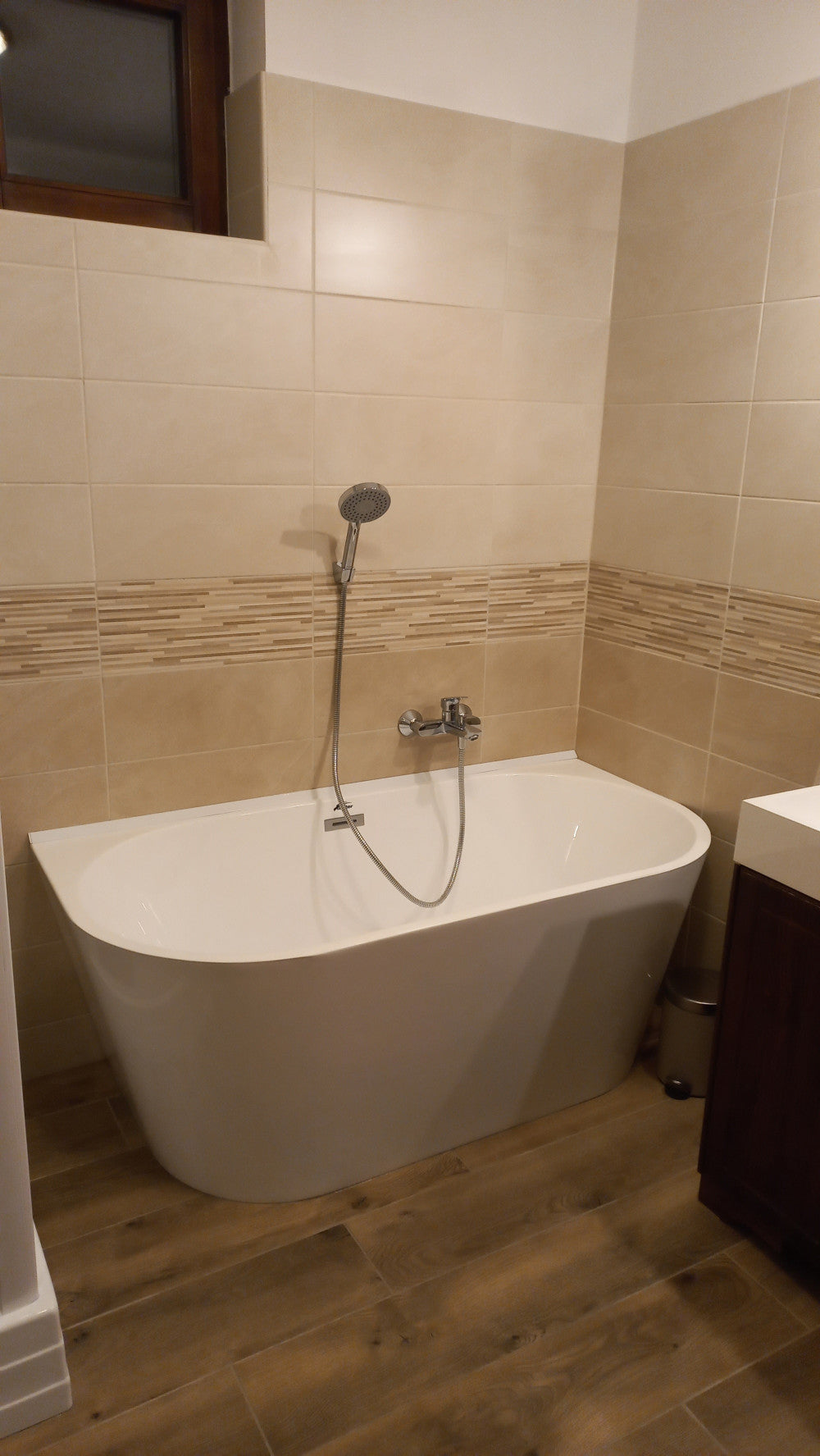 Still szabadon álló fürdőkád