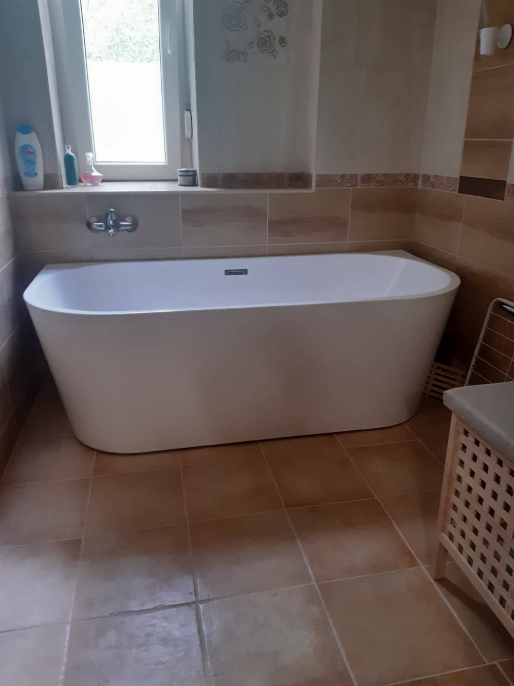 Still szabadon álló fürdőkád