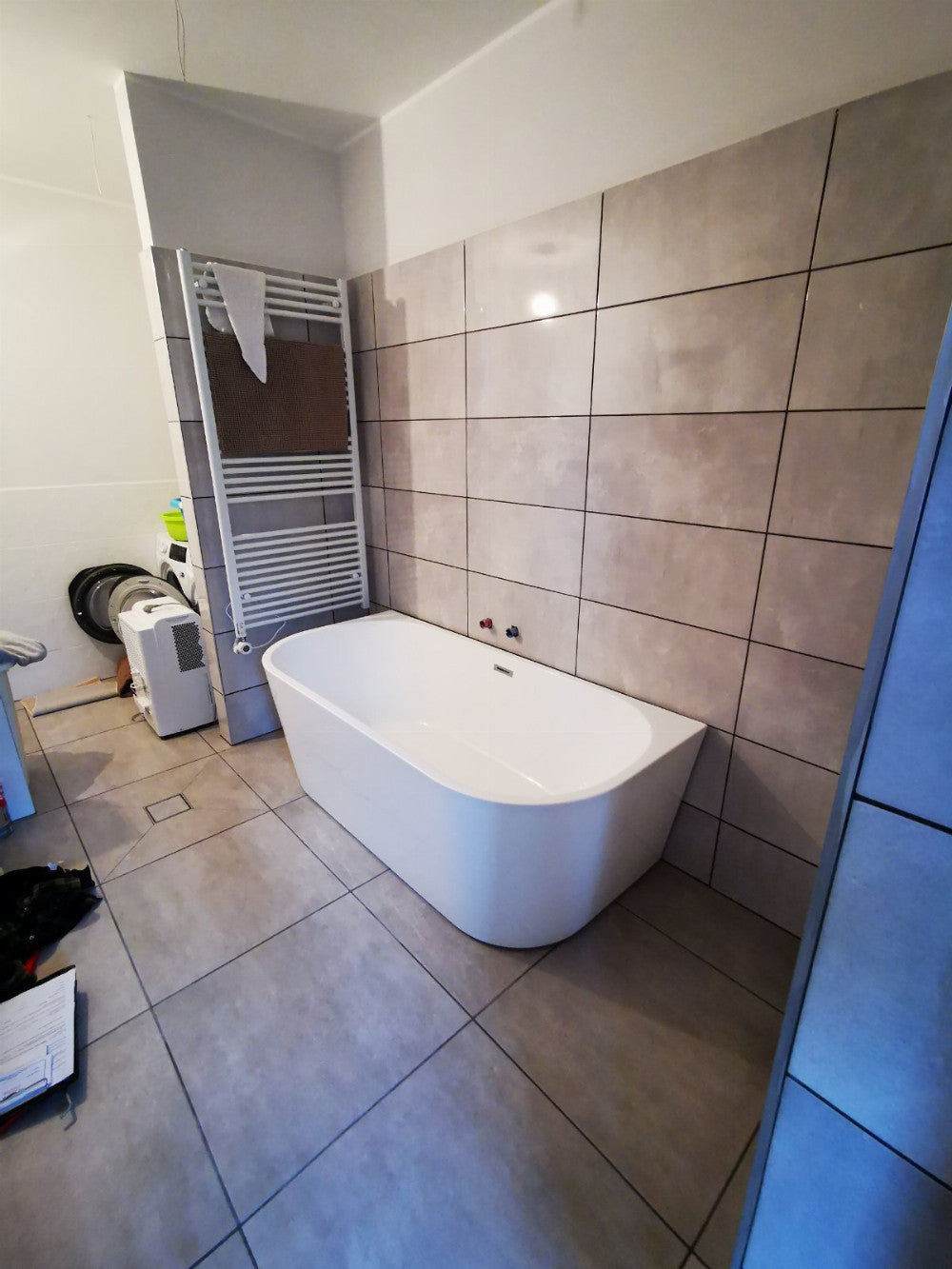 Still szabadon álló fürdőkád