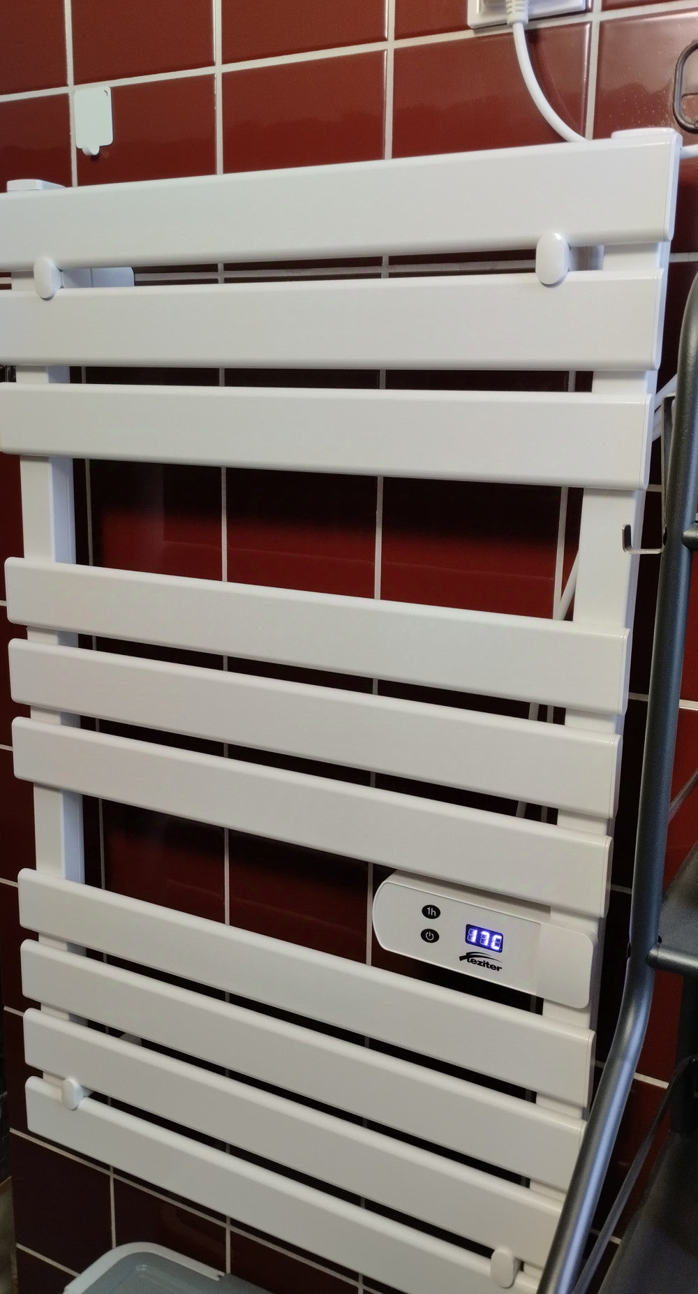 Elektromos törölközőszárító radiátor 500W fehér