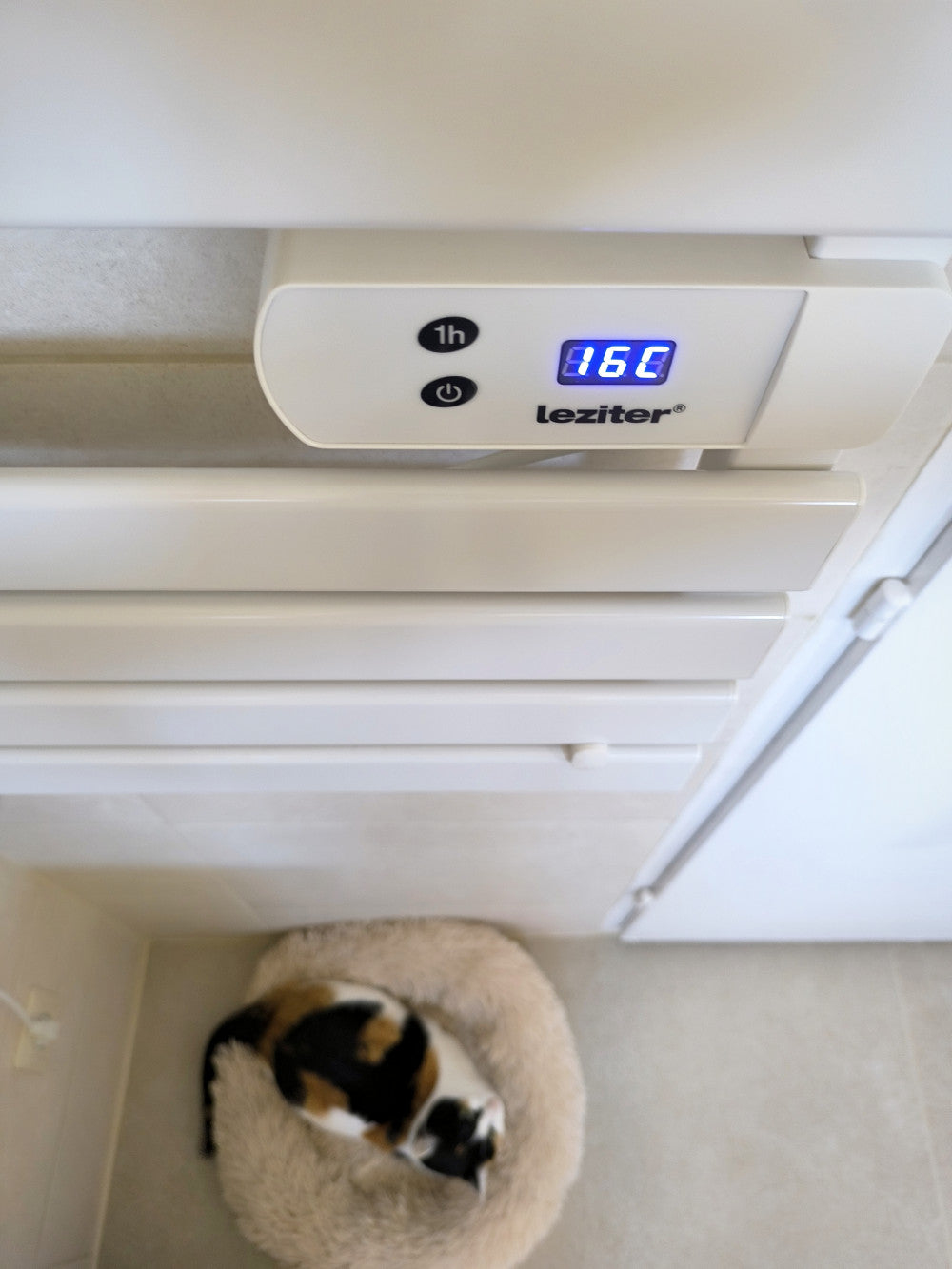 Elektromos törölközőszárító radiátor 500W fehér