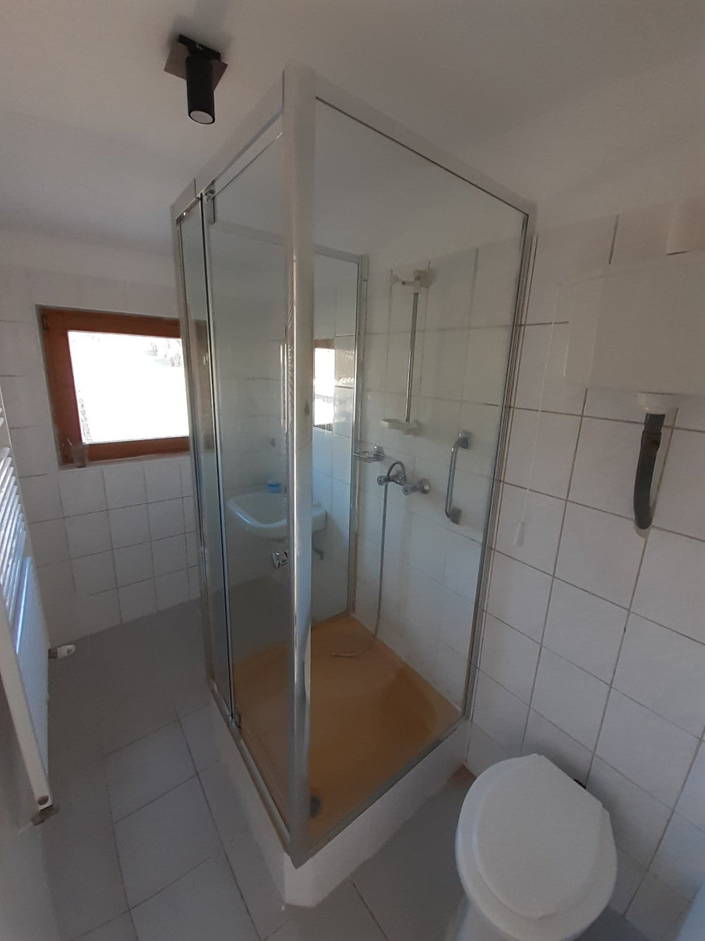 Flexi 80x80 cm falsíkra szerelhető szögletes zuhanykabin zuhanytálca nélkül fekete