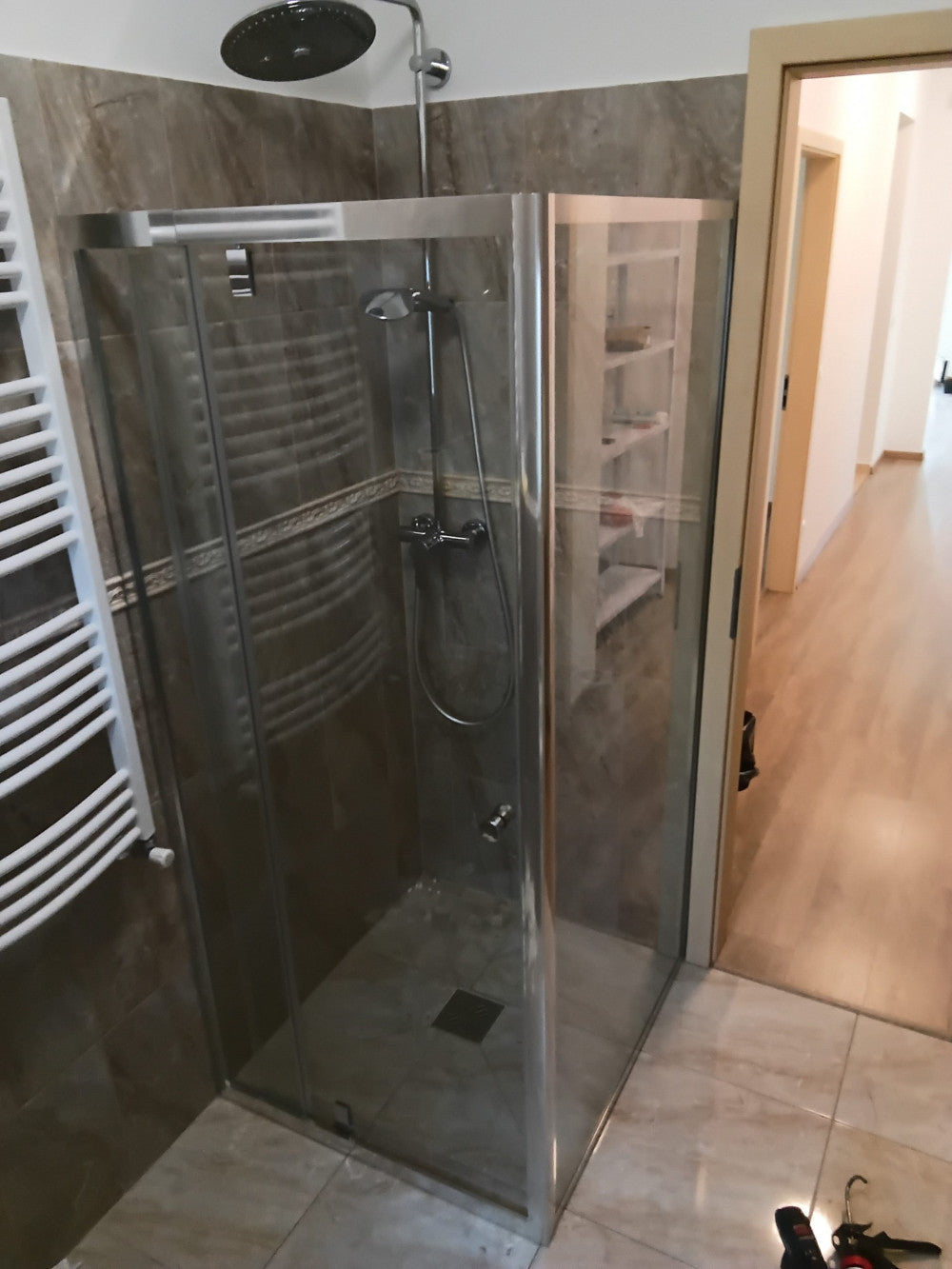 Flexi 80x90 cm sarokba szerelhető aszimmetrikus zuhanykabin zuhanytálca nélkül