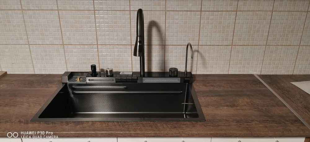 Catania multifunkciós rozsdamentes mosogató digitális csapteleppel