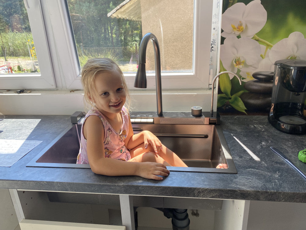 Catania multifunkciós rozsdamentes mosogató digitális csapteleppel