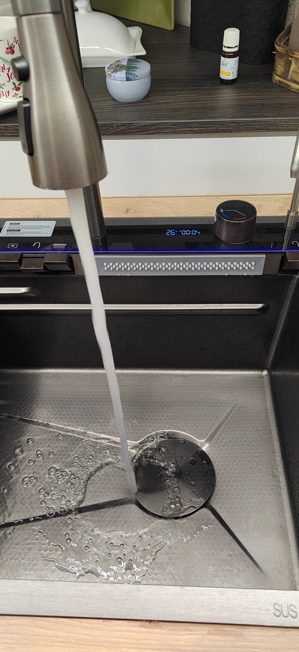 Catania multifunkciós rozsdamentes mosogató digitális csapteleppel