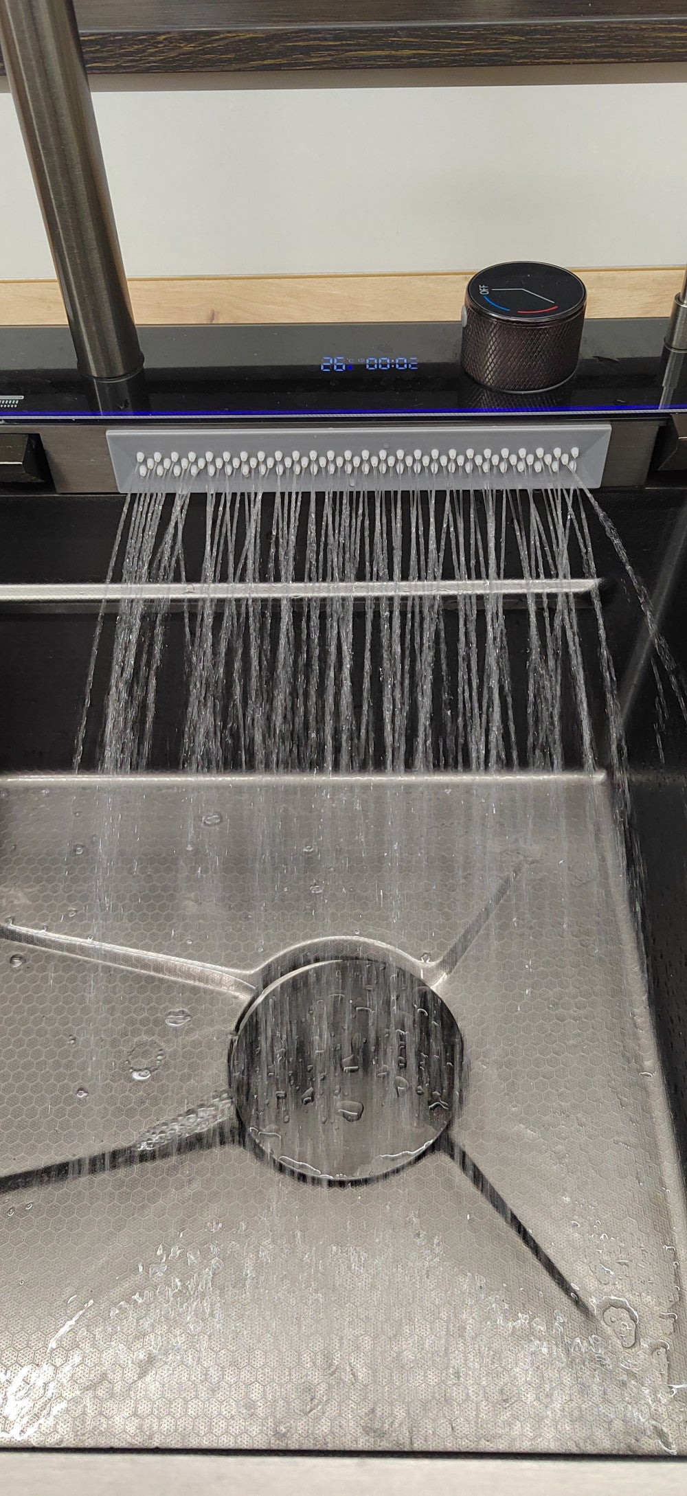 Catania multifunkciós rozsdamentes mosogató digitális csapteleppel