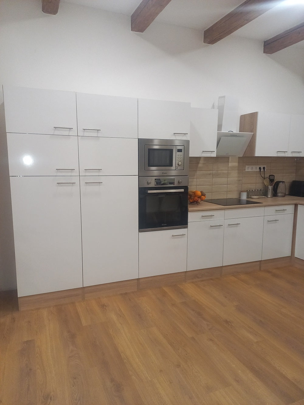 Yorki 340 sarok konyhabútor felülfagyasztós hűtős kivitelben