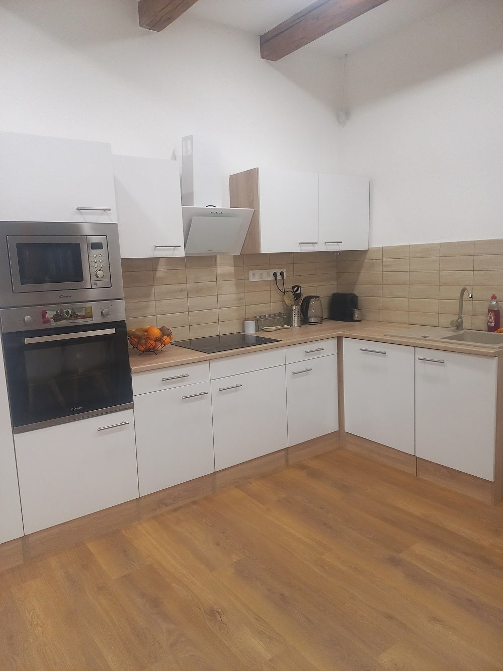 Yorki 340 sarok konyhabútor felülfagyasztós hűtős kivitelben