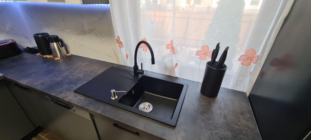 Gori szögletes egy medence + csepegtető gránit mosogató szifonnal fekete