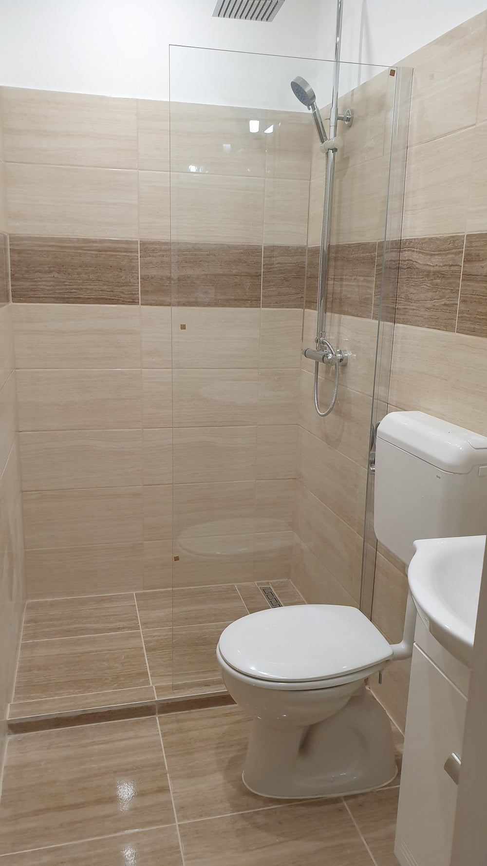 River walk in zuhanyfal 70x190 cm fekete