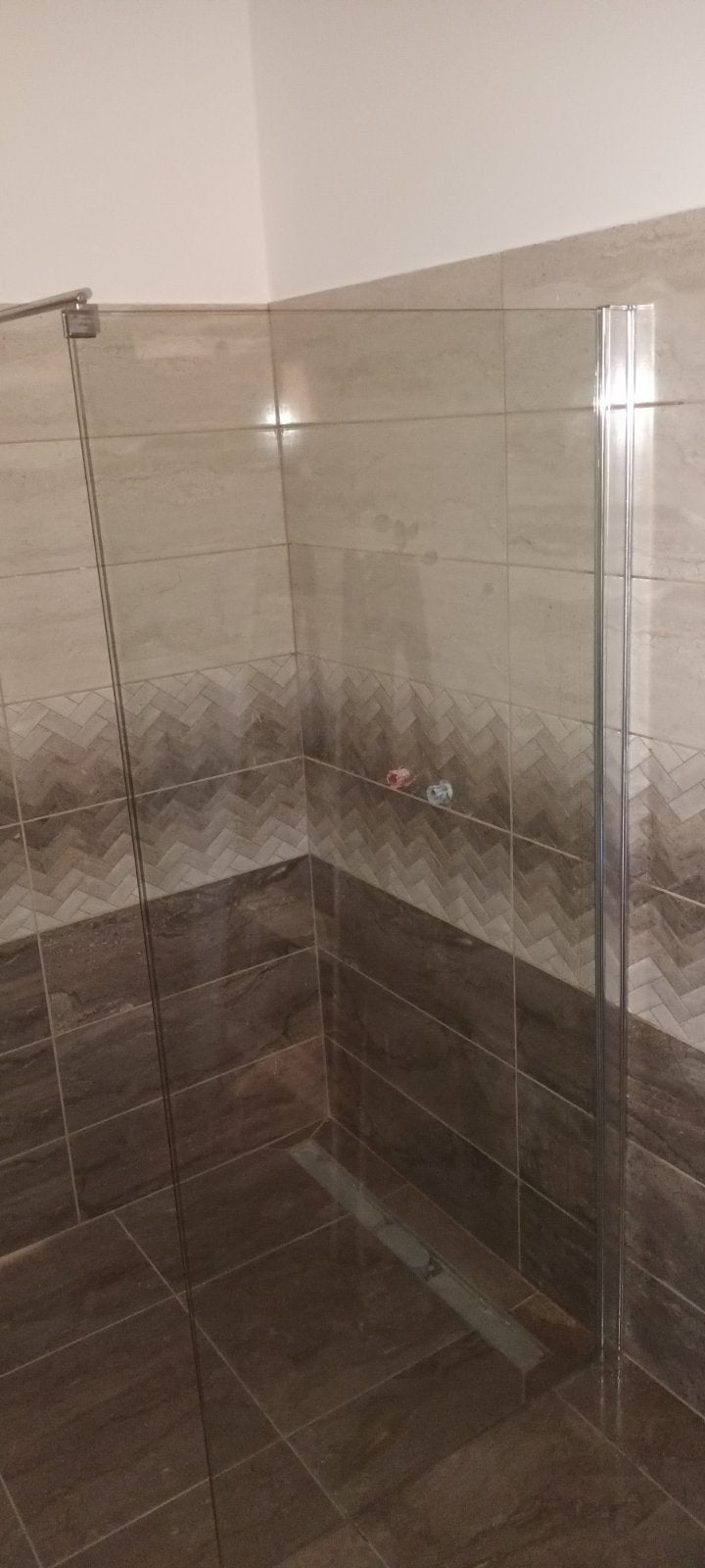 River walk in zuhanyfal 70x190 cm fekete