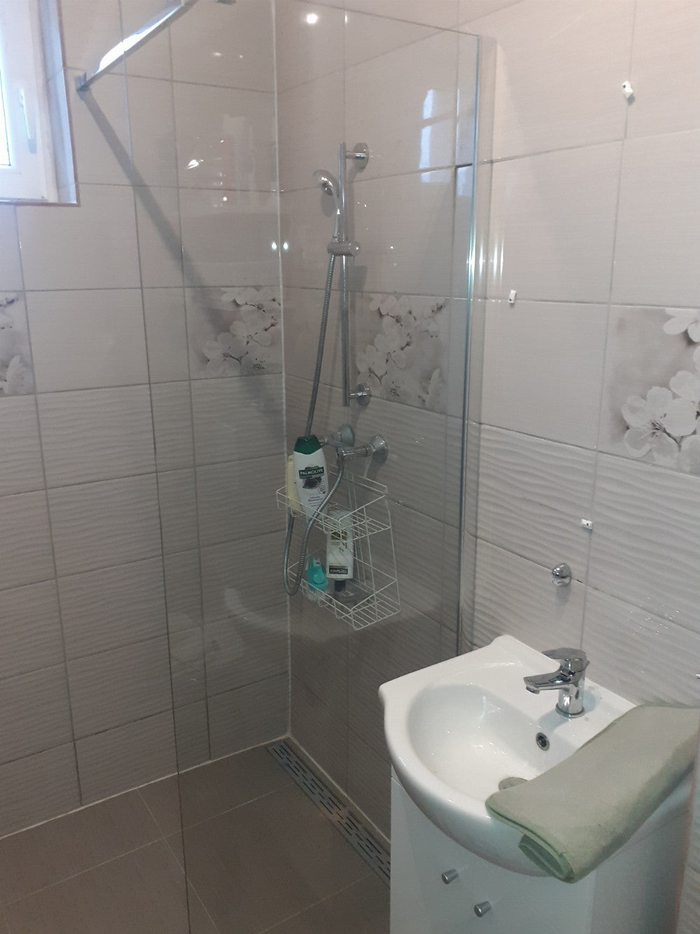 River walk in zuhanyfal 70x190 cm fekete