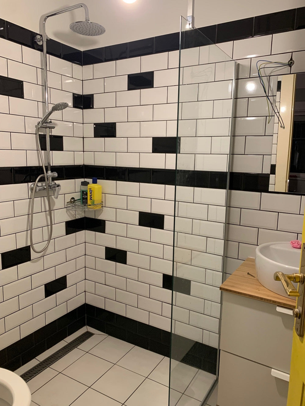 River walk in zuhanyfal 70x190 cm fekete