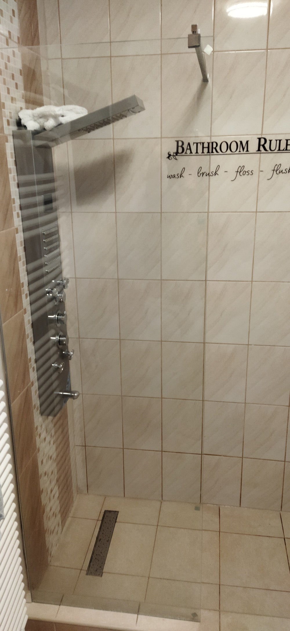 River walk in zuhanyfal 70x190 cm fekete