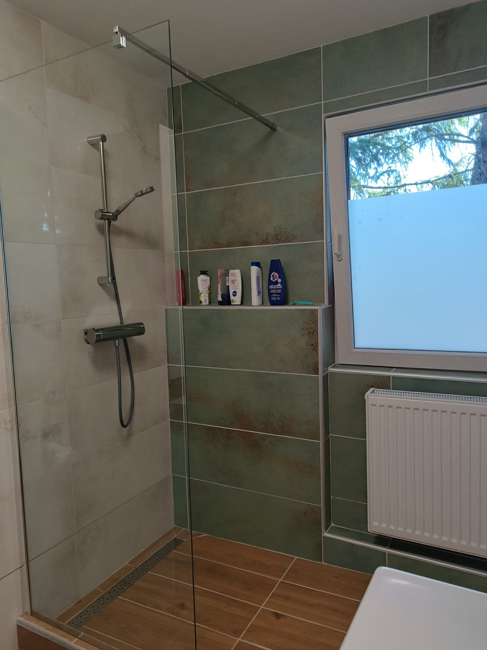 River walk in zuhanyfal 70x190 cm fekete