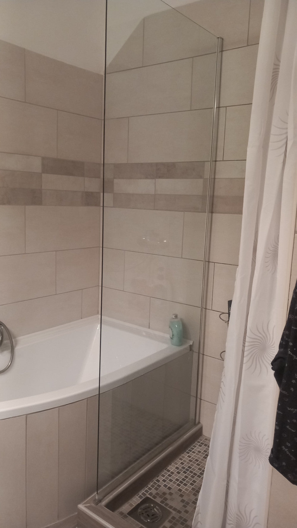 River walk in zuhanyfal 70x190 cm fekete