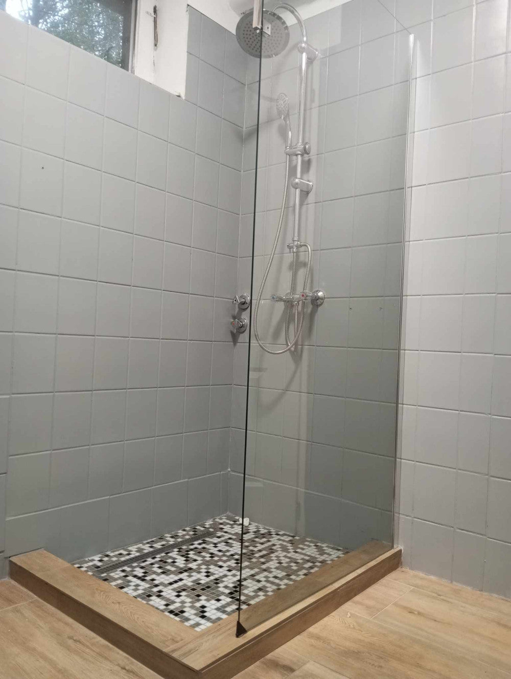 River walk in zuhanyfal 70x190 cm fekete