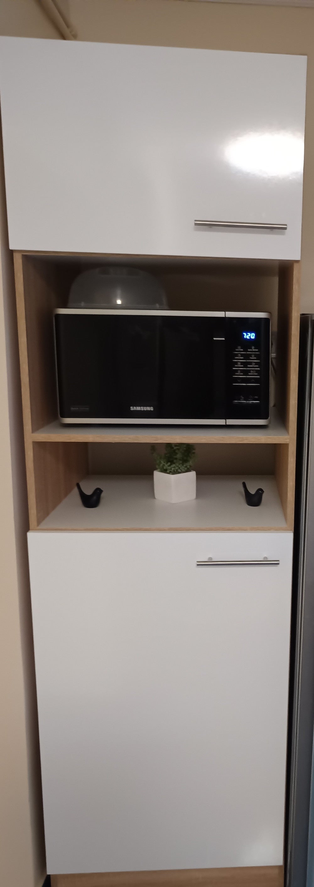 Yorki 60-as kamraszekrény fehér korpusz selyemfényű antracit fronttal