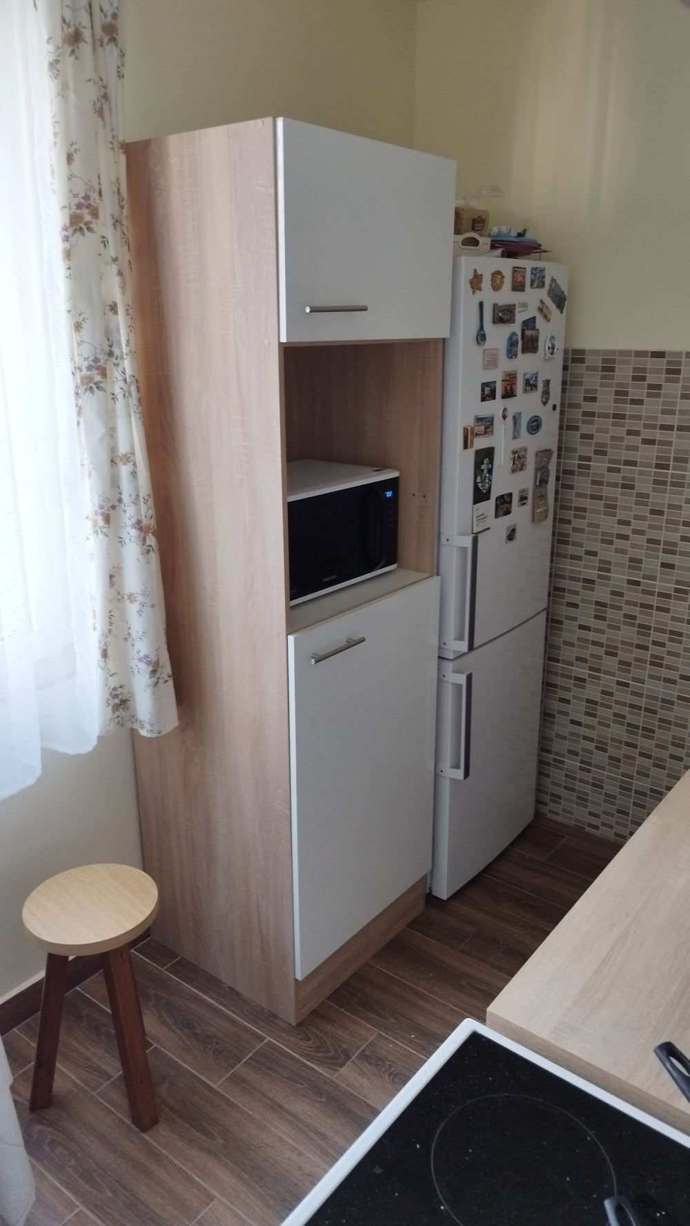 Yorki 60-as kamraszekrény fehér korpusz selyemfényű antracit fronttal